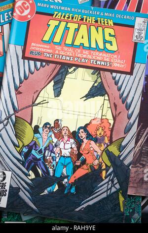 Eine Sammlung von Teen Titans Superhelden Comics von DC Comics produziert Stockfoto