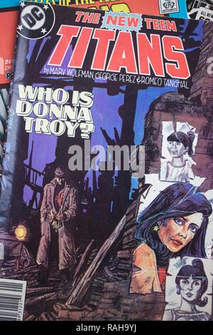 Eine Sammlung von Teen Titans Superhelden Comics von DC Comics produziert Stockfoto