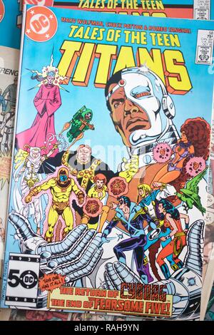 Eine Sammlung von Teen Titans Superhelden Comics von DC Comics produziert Stockfoto