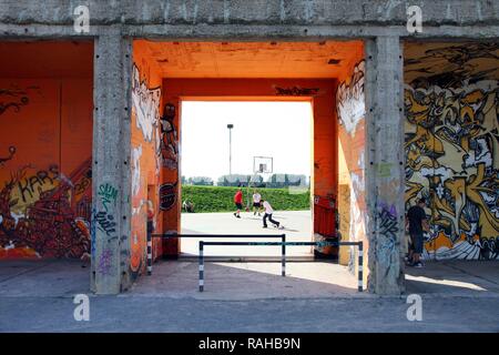 Rheinpark Duisburg, Naherholungsgebiet auf einem ehemaligen Industriegelände in Duisburg-Hochfeld, Nordrhein-Westfalen Stockfoto