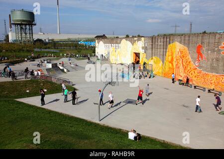 Rheinpark Duisburg, Naherholungsgebiet auf einem ehemaligen Industriegelände in Duisburg-Hochfeld, Nordrhein-Westfalen Stockfoto