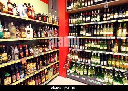 Getränke, alkoholische Getränke, self-Service, Essen Abteilung, Supermarkt Stockfoto