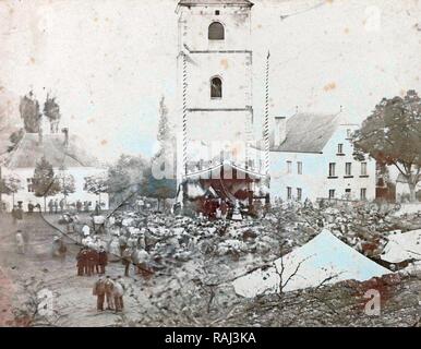 Anzeigen Menge im Festzelt für einem Turm an unbekannten Ort in den Niederlanden, Unbekannt, C. 1865 - C. 1870. Neuerfundene Stockfoto