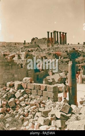 Ruinen von Jerash (gerasa). Die Kathedrale Innenhof. Übersicht der Tempel der Artemis am Horizont. 1920, Jordanien, Gerasa (Neuerfundene Stockfoto