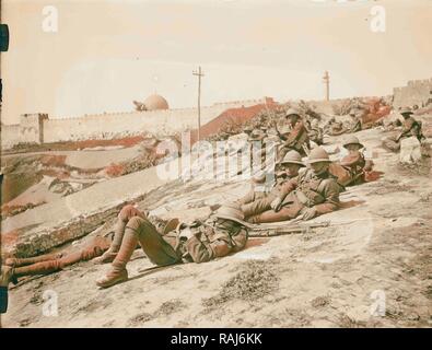 Yorkshire Infanterie Warten auf Rückkehr der Heiligen Flagge, April 8th, 1920. 1920, Jerusalem, Israel. Neuerfundene Stockfoto