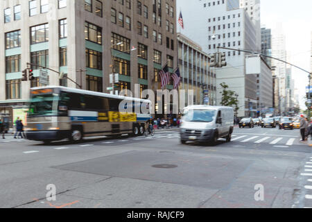NEW YORK, USA - OKTOBER 8, 2018: Motion Picture von new york city street, USA Stockfoto