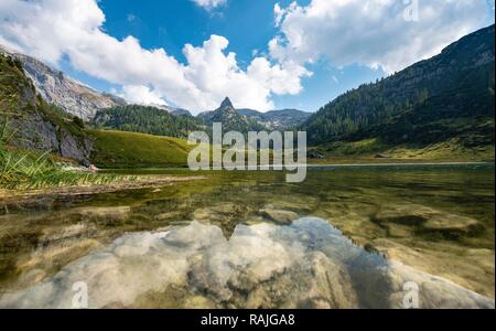 Schottmalhorn spiegelt sich in der funtensee, Steinernes Meer, Nationalpark Berchtesgaden, Berchtesgadener Land, Oberbayern Stockfoto