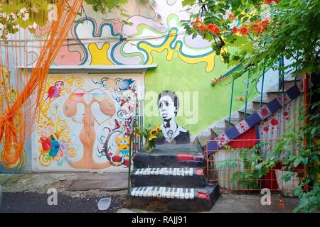 Bunt bemalte Yard, Odessa, Ukraine, Osteuropa Stockfoto