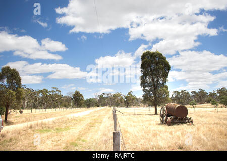 Alten landwirtschaftlichen Maschinen in ländlichen Victoria, Australien Stockfoto