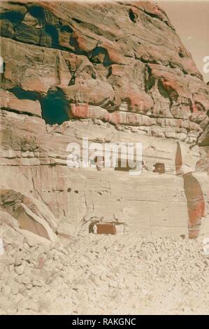 Petra, Wadi Musa, El-Habis Bereich. Die unvollendete Grab. Übersicht Methode der Anfang von oben und unten arbeiten Neuerfundene Stockfoto