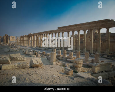 Panorama von Palmyra Säulen und antiken Stadt, die jetzt von DAESH, Syrien zerstört Stockfoto