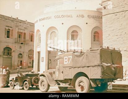 Palästina Unruhen 1936. Freitag, Militär, der Barclays Bank unter Eskorte der Maschine montiert - gun Neuerfundene Stockfoto