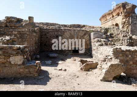 Innenansicht eines der späten byzantinischen Roman-Early Geschäfte, dass die Grenzen der Bath-Gymnasium Komplex, antike Stadt Tralleis, Aydin, Anatolien, Turke Stockfoto