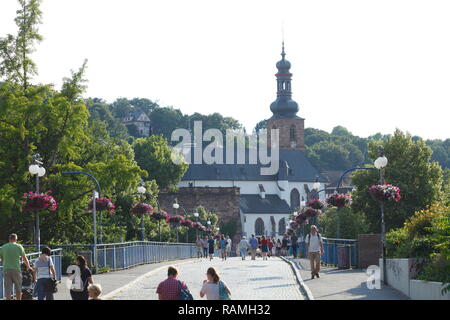 Alte Brücke mit Schloss Kirche, Saarbrücken, Saarland, Deutschland, Europa ich Alte Brücke mit Schlosskirche, Saarbrücken, Saarland, Deutschland, Europa I Stockfoto