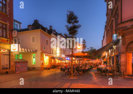 Die kaltenbachstraße mit alten Häusern, Saarbrücken, Saarland, Deutschland, Europa ich Kaltenbachstraße mit alten Häusern, Saarbrücken, Saarland, Deutschland, E Stockfoto