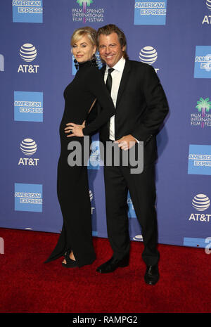 PALM SPRINGS, CA - 3. Januar: Eileen Davidson, Vincent Van Patten, an der 2019 Palm Springs International Film Festival Awards Gala im Kongresszentrum Palm Springs in Palm Springs, Kalifornien, am 3. Januar 2019. Credit: Faye Sadou/MediaPunch Stockfoto