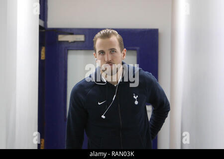 Birkenhead/Großbritannien. 4. Januar, 2019. Birkenhead, Merseyside, UK. Am 4. Januar 2019. Harry Kane kommt in Prenton Park während der Dritten Runde des FA Cup Match zwischen Tranmere Rovers und Tottenham Hotspur in Prenton Park am 4. Januar 2019 in Birkenhead, England. Credit: PHC Images/Alamy Live News Credit: PHC Images/Alamy leben Nachrichten Stockfoto