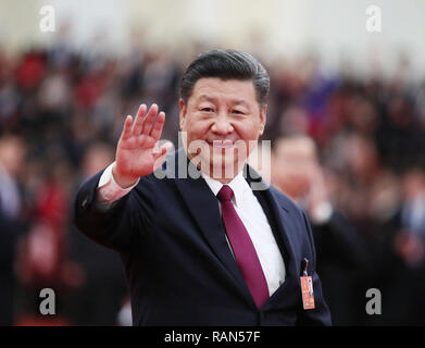 Peking, China. 20 Mär, 2018. Der chinesische Präsident Xi Jinping Wellen zu Abgeordneten der 13. Nationalen Volkskongress (NVK) in Peking, der Hauptstadt von China, 20. März 2018. Credit: Lan Hongguang/Xinhua/Alamy leben Nachrichten Stockfoto