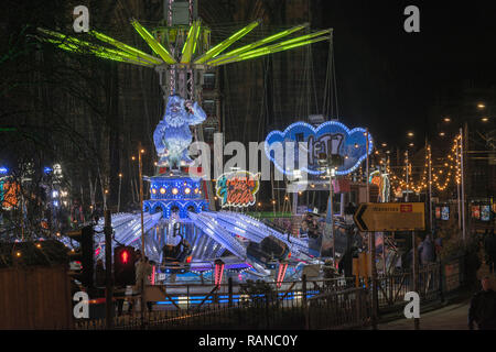 Von Edinburgh 2018 Weihnachtsmarkt und Fair ist eine beliebte Attraktion in der Vorweihnachtszeit Stockfoto