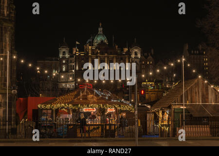 Von Edinburgh 2018 Weihnachtsmarkt und Fair ist eine beliebte Attraktion in der Vorweihnachtszeit Stockfoto