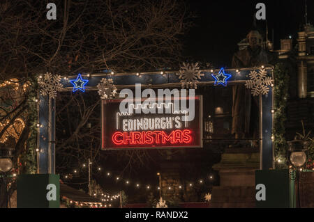 Von Edinburgh 2018 Weihnachtsmarkt und Fair ist eine beliebte Attraktion in der Vorweihnachtszeit Stockfoto