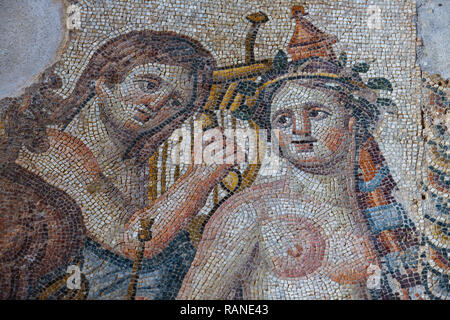 Mosaik, Dionysos, Centaur und Maenad, Haus des Aion, Ausgrabungen, archäologische Park, Paphos, Zypern, Mosaik, Dionysos-Zug, Zentaur und Stockfoto