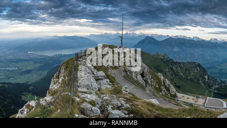 Panorama vom Berg Niesen Stockfoto