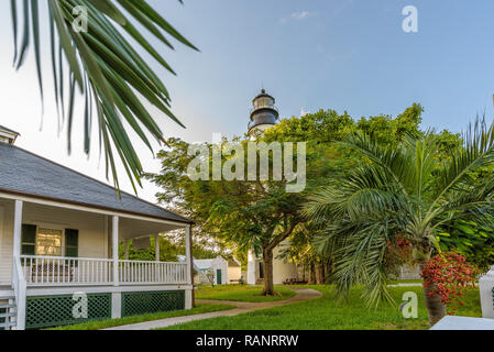 Blick auf Key West Leuchtturm, Florida. Jetzt ein Museum, das historische Leuchtturm bietet Zugang zu oben über 88 Schritte & Pfleger Viertel. Stockfoto