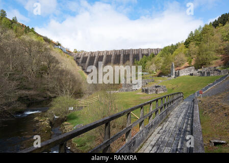 Clewedog Dam Clewedog Reservoir in der Nähe von Llanidloes in Powys, Wales Stockfoto