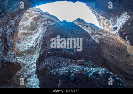 Schwierige Kurven und Drehungen wie Wasser die Angeschwemmten Rock im Rattlesnake Canyon, Death Valley, Kalifornien erodiert Stockfoto
