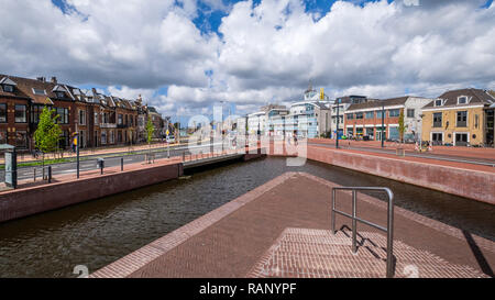 Die neuen Eisenbahnunternehmen Zone (U-Bahn) im Zentrum von Delft, Niederlande Stockfoto