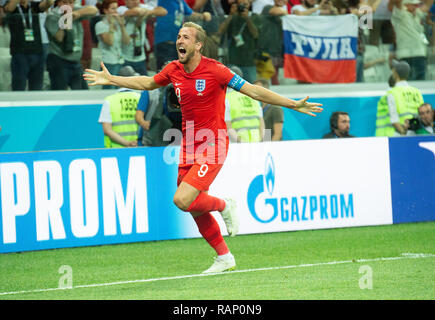 HARRY KANE FEIERT SEIN ZWEITES ZIEL HEUTE IN DER WM 2018 gegen Tunesien. Bild JEREMY SELWYN 18/06/2018 Stockfoto