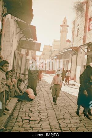 Arabische Fabriken und allgemeine Verbesserungen in Nablus, die neue Moschee an der Außenseite. Nablus, im Nahen Osten, Hauptstraße. 1940, West neuerfundene Stockfoto