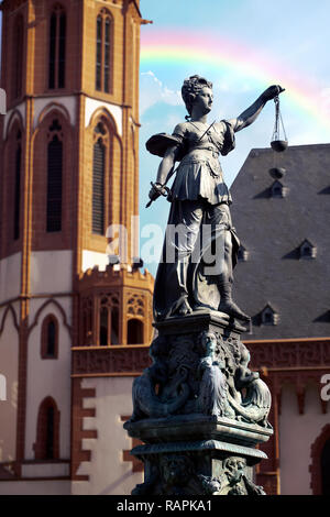 Freiheit Gerechtigkeit Symbol Statue Kunst in Frankfurt Deutschland Stockfoto