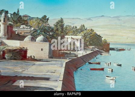 Rund um den See von Galiläa. Tiberias, Waterfront. 1950, Israel, Tiberias. Neuerfundene durch Gibon. Klassische Kunst mit einem Neuerfundene Stockfoto