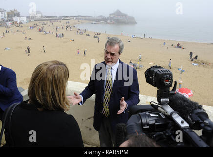 UKIP Leader Nigel Farage macht einen Besuch in der Küstenstadt Broadstairs in Kent Mit: Nigel Farage, Wo: Broadstairs, Großbritannien Wann: 09 Mar 2015 Credit: Steve Finn/WANN Stockfoto