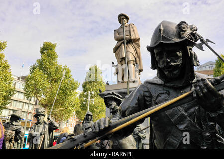 Das Rembrandt Denkmal auf dem Rembrandt Square in Amsterdam, Niederlande Stockfoto