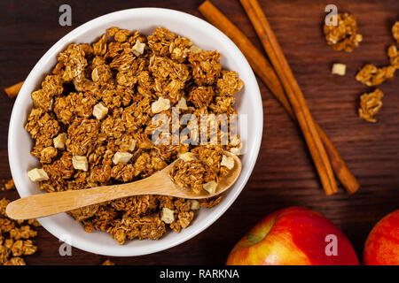 Bio Apfel Zimt Granola Stockfoto
