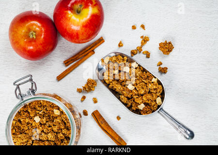 Bio Apfel Zimt Granola Stockfoto
