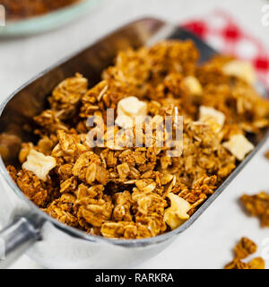 Bio Apfel Zimt Granola Stockfoto