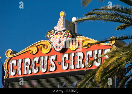 Die Glücklichen der Clown Leuchtreklame am Circus Circus Las Vegas, ein Hotel, Casino und RV Park auf dem Las Vegas Strip, Las Vegas, Nevada. Stockfoto