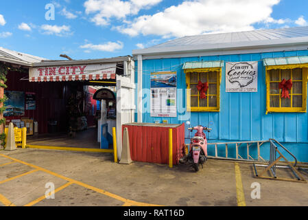 Tin City in Naples, Florida, ein Einkaufszentrum Waterfront mit Restaurants, Waterside Restaurants, Geschäfte und Bootstouren. Stockfoto