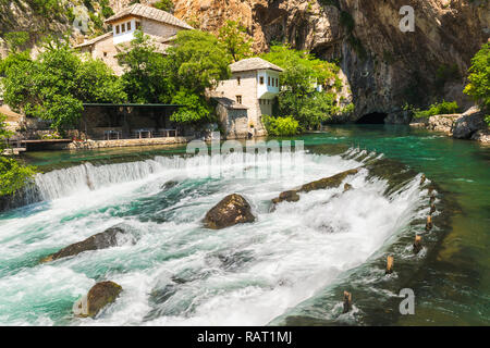 Historische Derwisch Kloster Blagaj Tekke, Blagaj, Bosnien und Herzegowina. Stockfoto