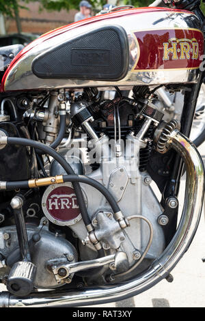 Jahrgang 1936 Vincent HRD Comet Motorrad auf der Schwungradseite Festival in Bicester Heritage Center. Oxfordshire, England Stockfoto