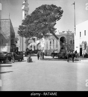 1940, Eintritt zu den Reisen der palästinensischen Stadt Bethlehem, der biblischen Geburtsort von Jesus Christus. Die Stadt war ein britisches Mandat von 1920-1948 und wenn dieses Bild gemacht wurde, und dann einen Teil von Jordanien bis zum Sechs-tage-Krieg 1967, als wurde er von Israel erobert. 1995 unter der Kontrolle der Palästinensischen Autonomiebehörde wurde. Stockfoto