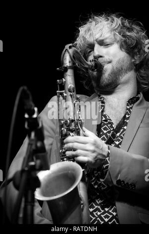 Mads Mathias Soli auf Tenor-saxophon mit Mads Mathias Quartett, Scarborough Jazz Festival 2017 Stockfoto