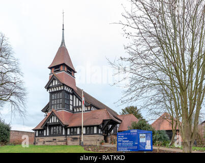 Dezember 2018 - Die West End von St John's Church von der Avenue gesehen, High Legh, Knutsford, Cheshire, England, Großbritannien Stockfoto