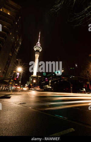 Ein Blick auf den Sky Tower in Auckland in Neuseeland Stockfoto