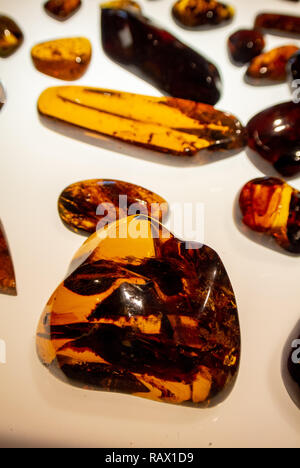 Bernstein in verschiedenen Farben und Größen im Amber Museum, San Cristobal de las Casas, Chiapas, Mexiko Stockfoto