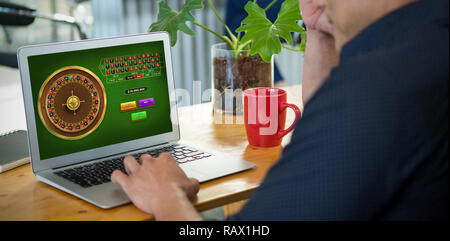Das zusammengesetzte Bild im online roulette spiel Stockfoto